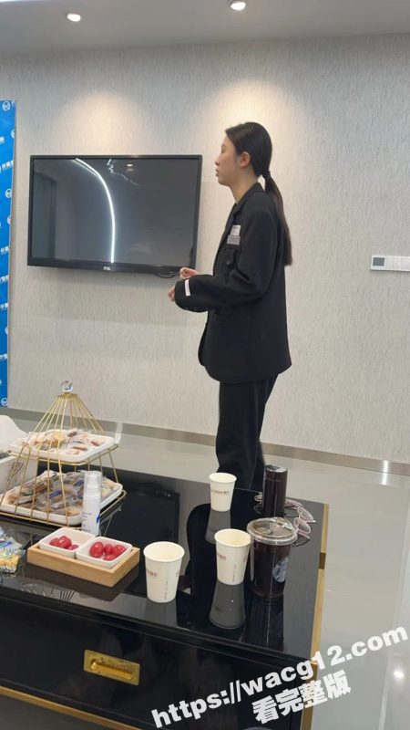 变态癖好大爆发：变态痴汉沉迷收集甜美少女原味内裤 健身房的洗手间里尽情宣泄欲望 还不忘跟朋友群里炫耀！-51吃瓜网