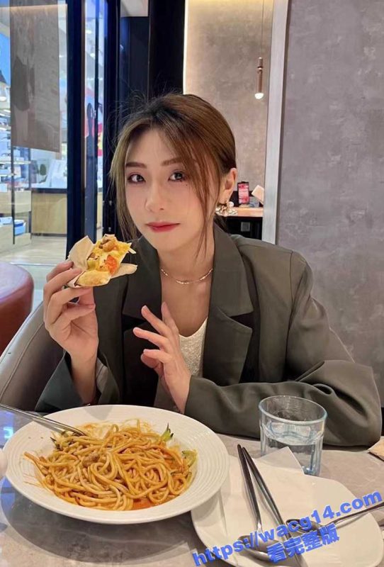 山东师范大学 王梓瑜 与男友性爱自拍曝光 白天乖乖女 晚上化身淫荡娇娃 卫生间跪舔狂吸 酒店被疯狂输出!-51吃瓜网