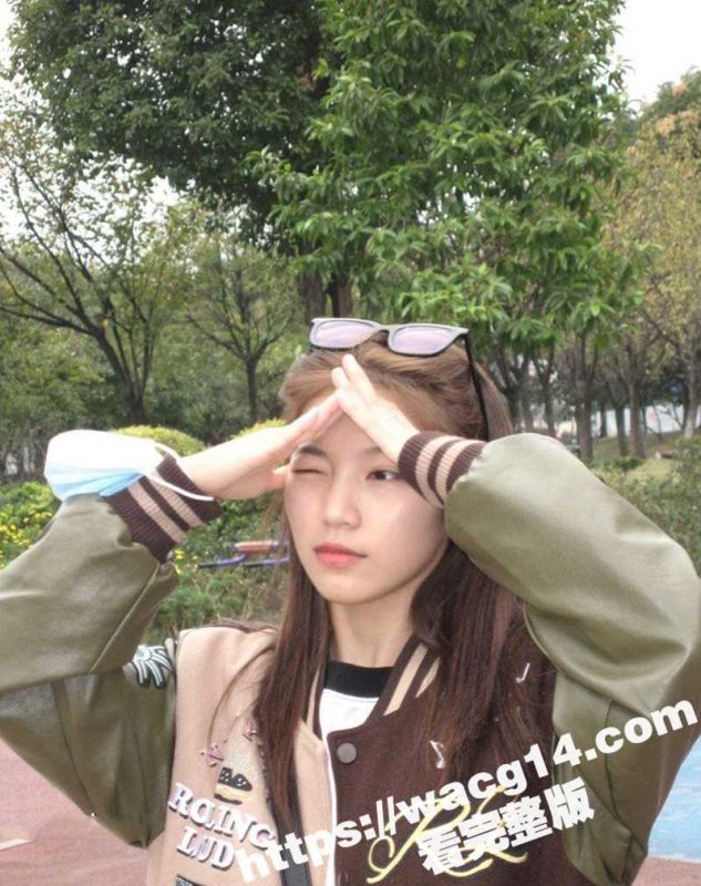 兰州大学大三学姐 王雪凌 与男友自拍性爱视频分手后被曝光！被男友掐着脖子爆操 深情舔屌 上位榨精！-51吃瓜网