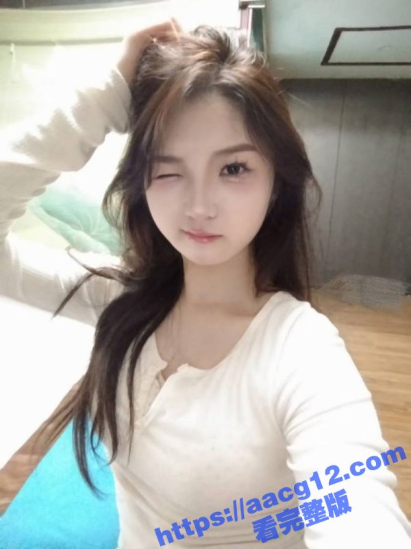 海角兄妹乱伦 与19岁堂妹体验禁忌性爱 粉嫩阴道紧裹肉棒 圆润玉乳挺翘诱人！-51吃瓜网