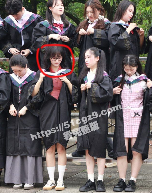 广东金融学院高颜值女神 周若雨 自慰口交视频流出 清纯外表下竟是反差的口交高手！-51吃瓜网