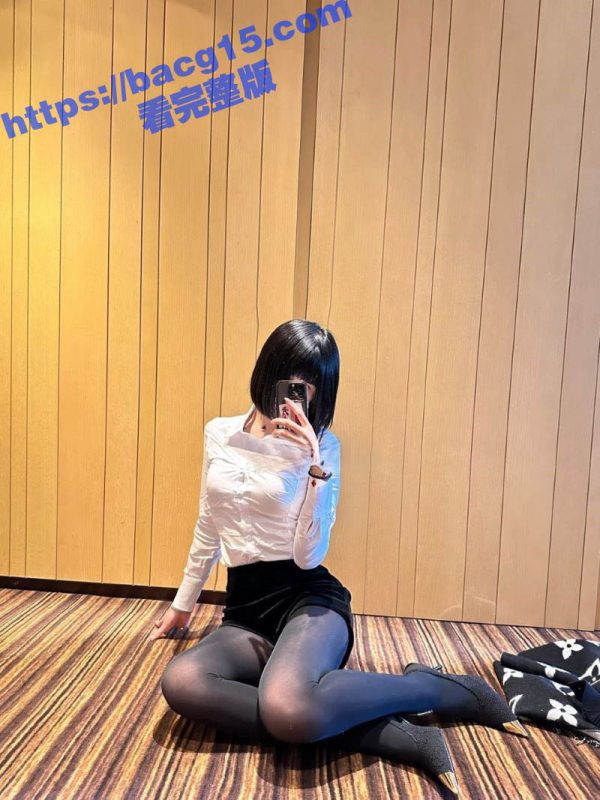 推特极品精神小妹 水多野 被金主调教视频流出 左青龙右白虎玩起来别有一番风味！-51吃瓜网