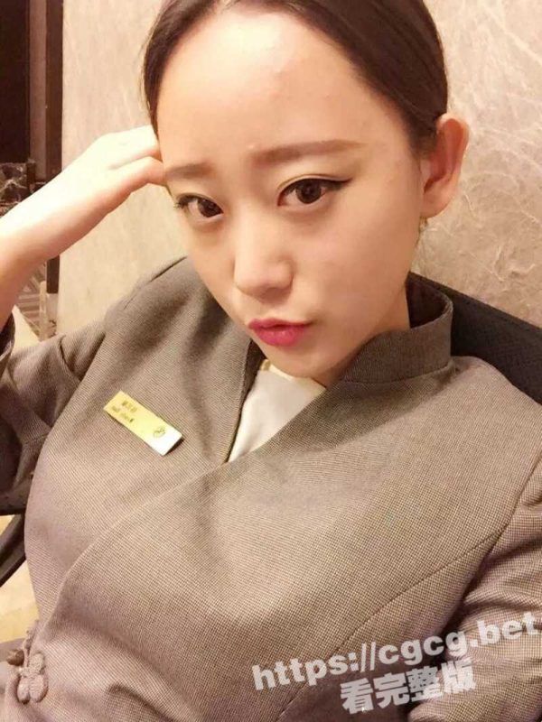 东方航空空姐女神 小雨 与男友性爱不雅视频流出！大屌爆操粉嫩肉穴 蜜桃臀被疯狂后入！-51吃瓜网